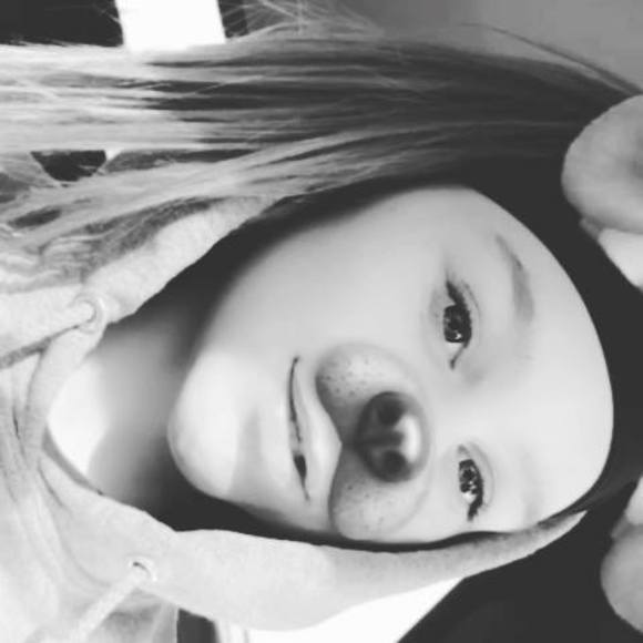 Meet your Posher, Jessica - Picture 1 of 1